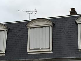 Toiture en ardoises posées au crochet